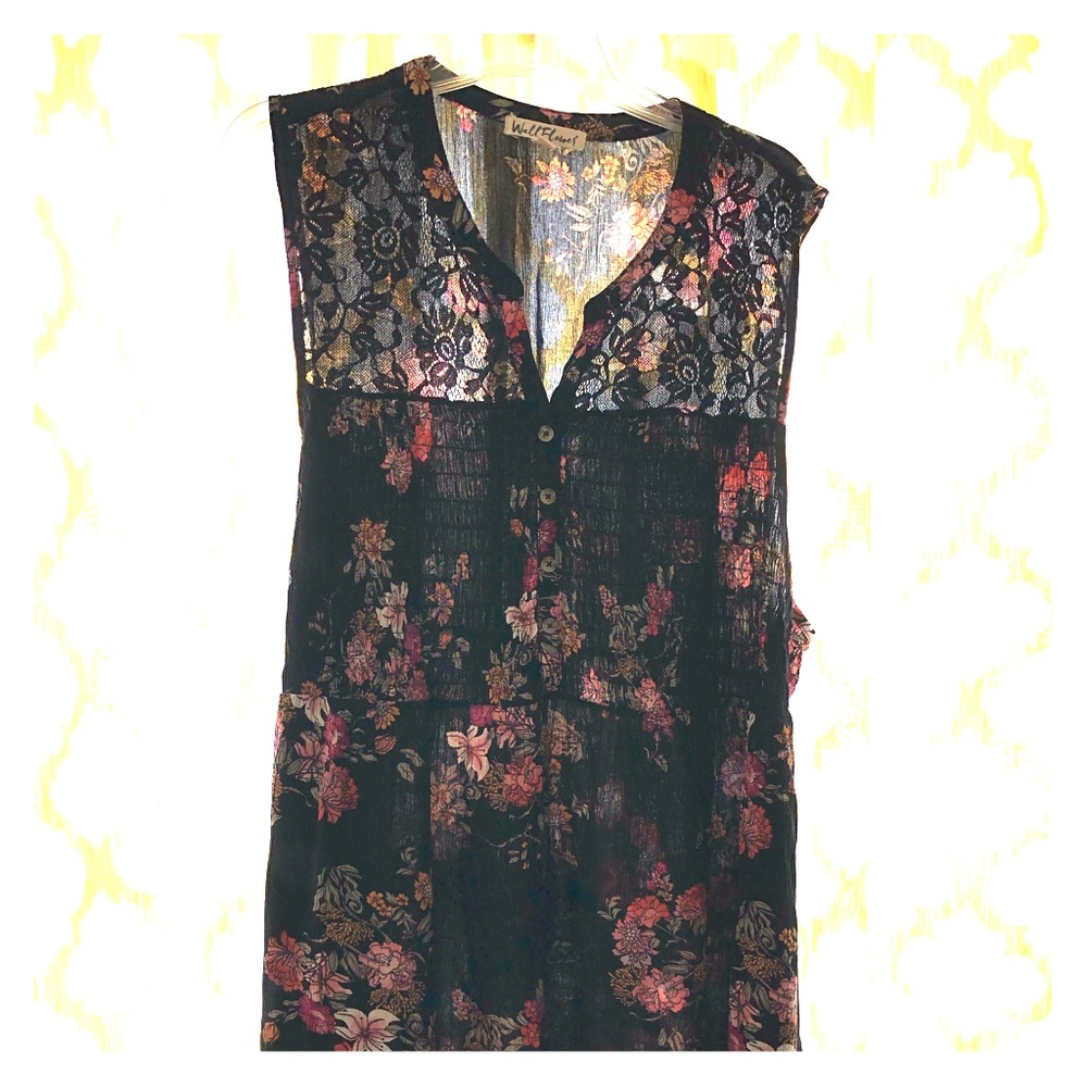Long sleeveless, great with leggings, like new